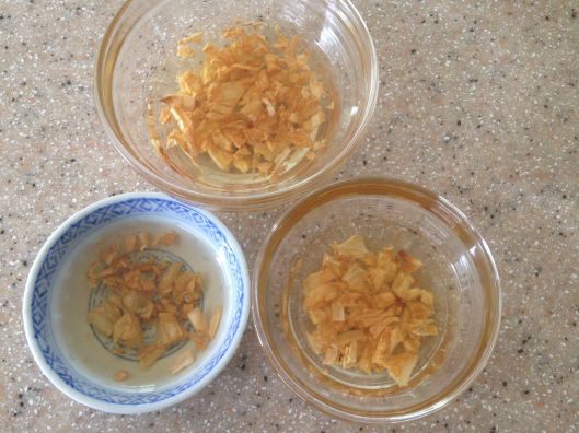 3 small bowls thai garlic